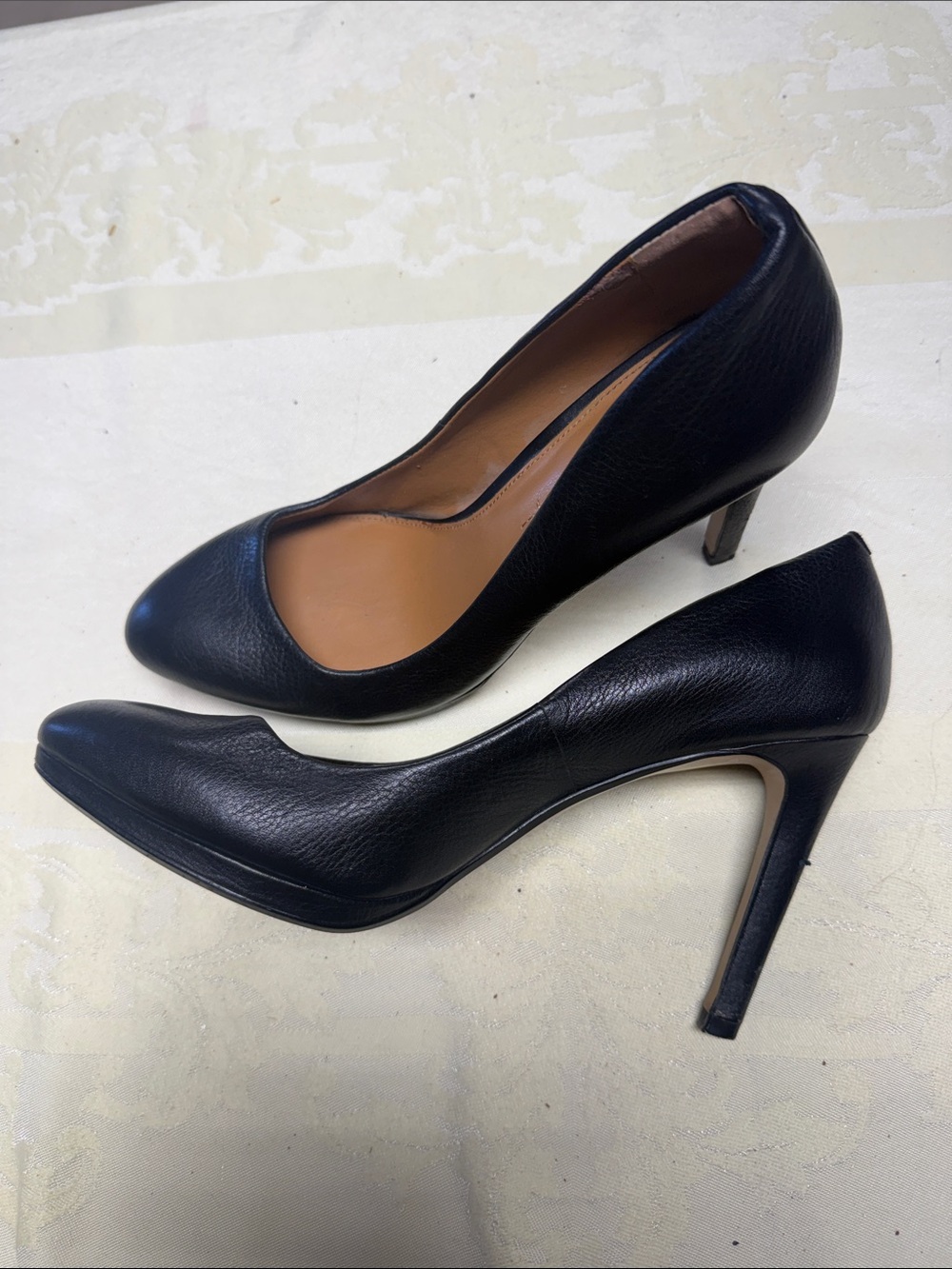 Banana Republic Black Leather Pointed High Heel Pumps